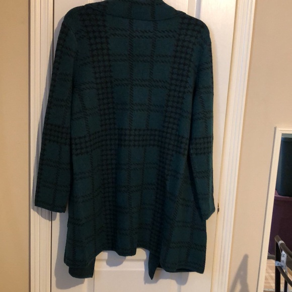 NWT Absolutely FAMOUS CARDIGAN SWEATER. I X - Picture 3 of 4